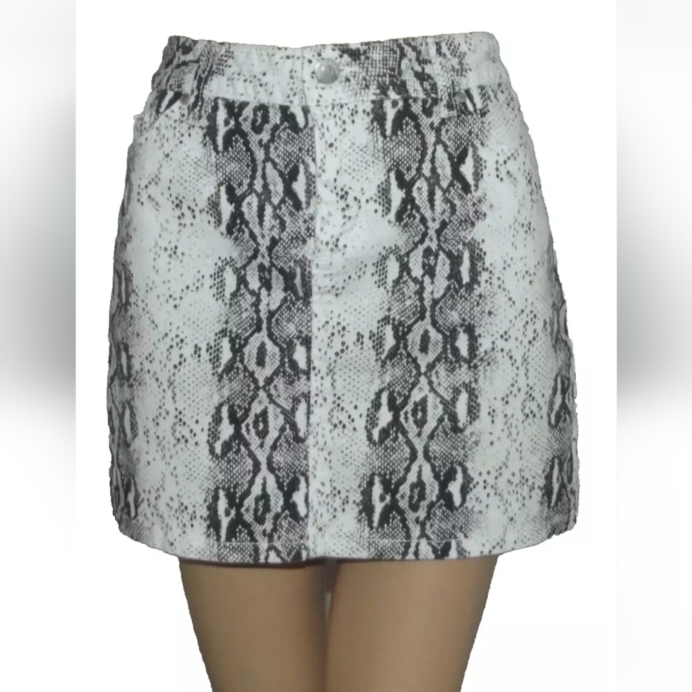 Blue spice high waist skirt. Snake print. Never worn.